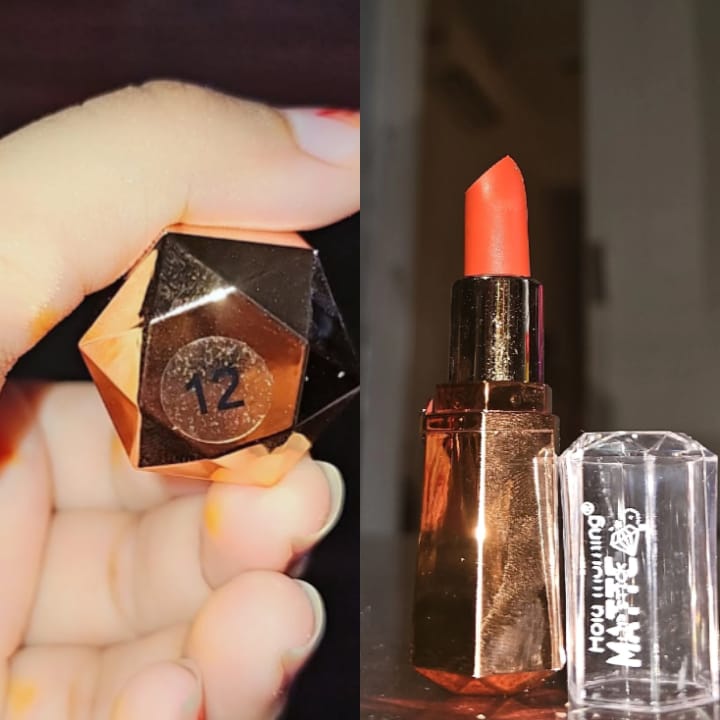 MATTE LIPSTICK strong color sense , delicate and dry, smooth touch